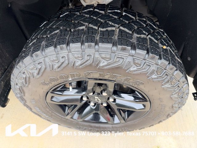 Used 2024 Chevrolet Silverado 1500 LT Trail Boss w/ LT Trail Boss Premium Package AWD/4WD image 14