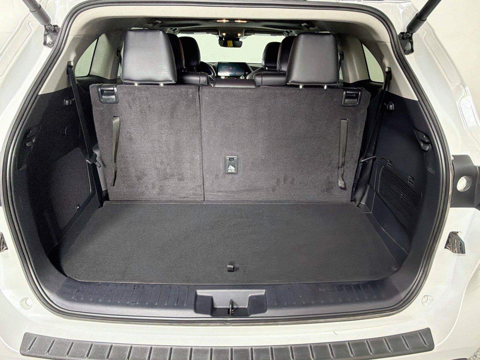 Used 2024 Toyota Highlander Limited FWD image 26