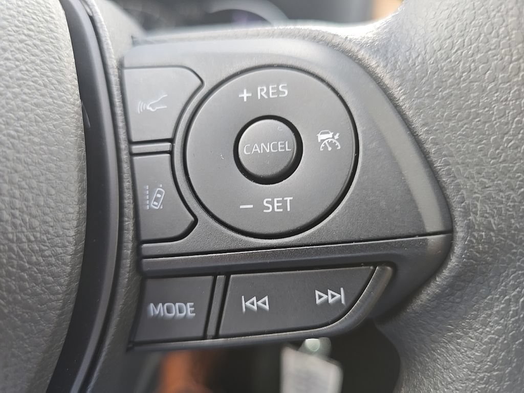Used 2024 Toyota RAV4 LE AWD/4WD image 27