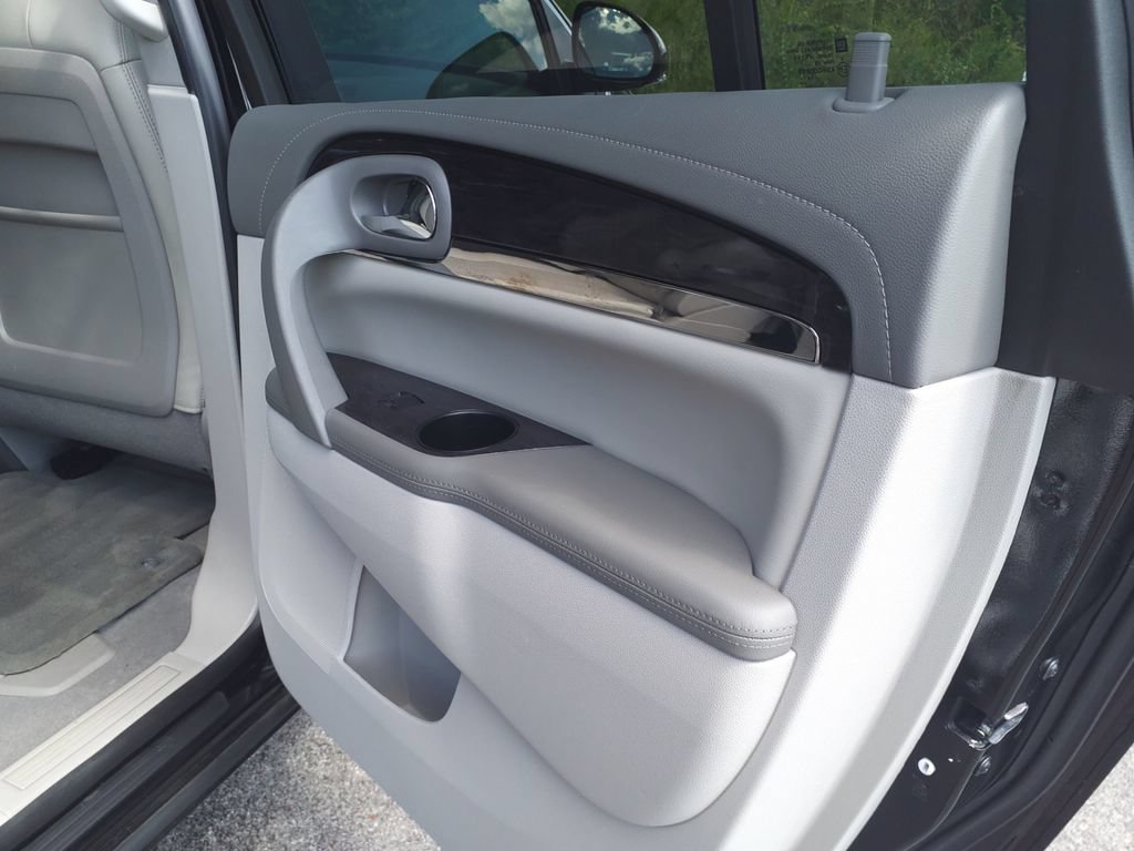 Used 2017 Buick Enclave Premium w/ Experience Buick Package FWD image 13
