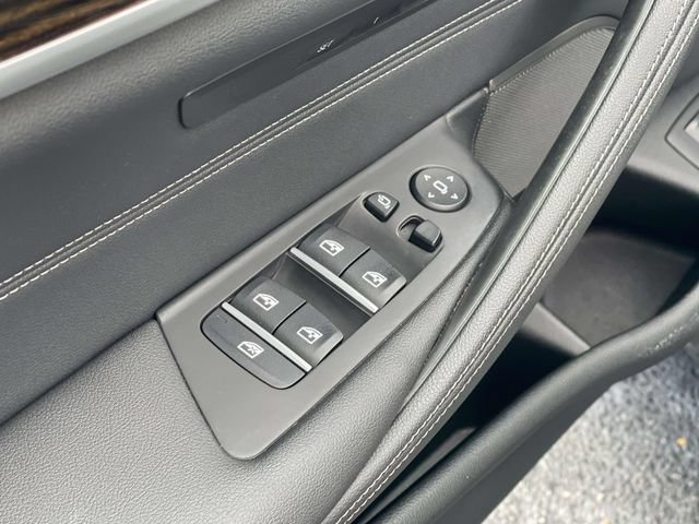 Used 2023 BMW 530e xDrive AWD/4WD image 27
