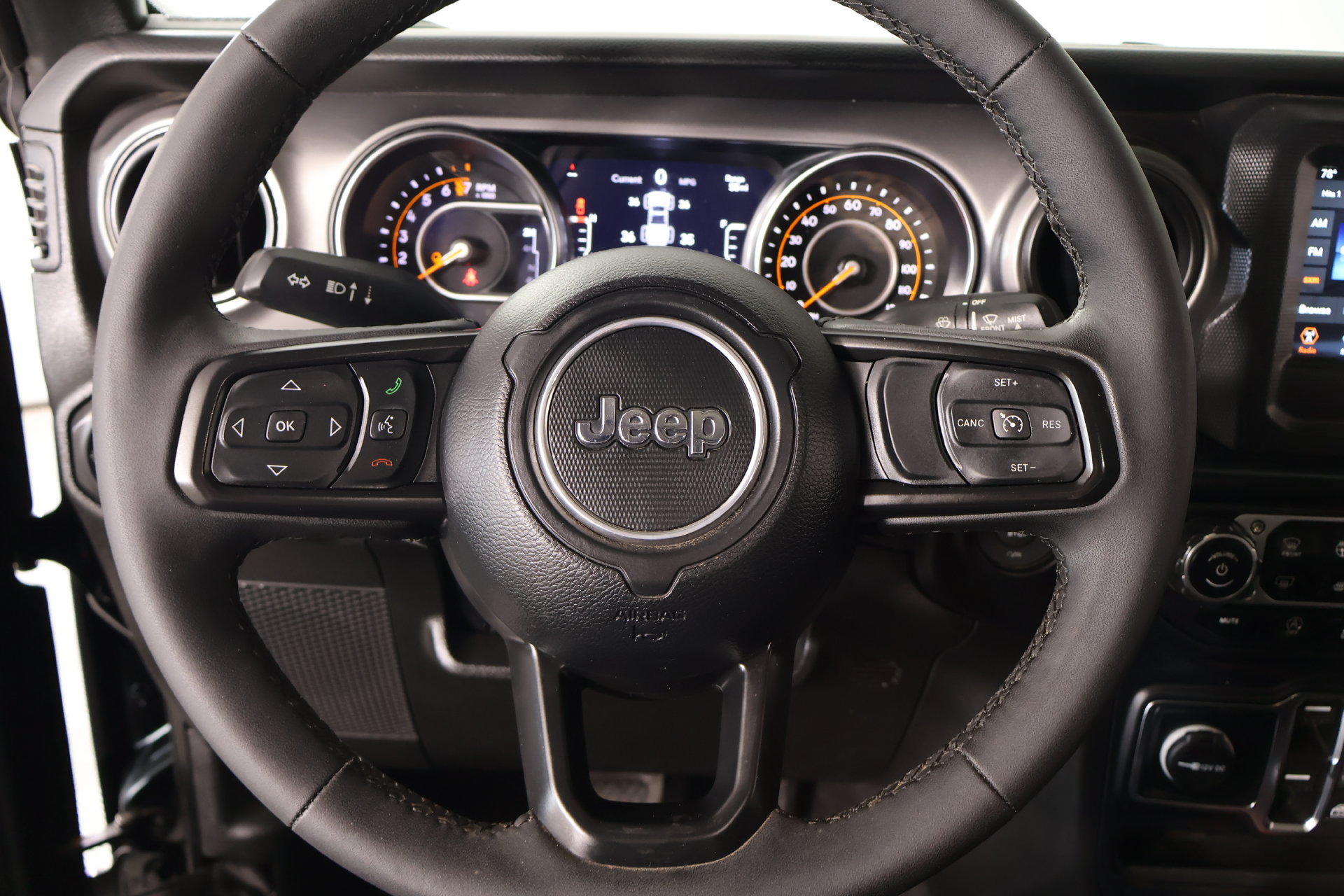 Used 2023 Jeep Gladiator Sport AWD/4WD image 3