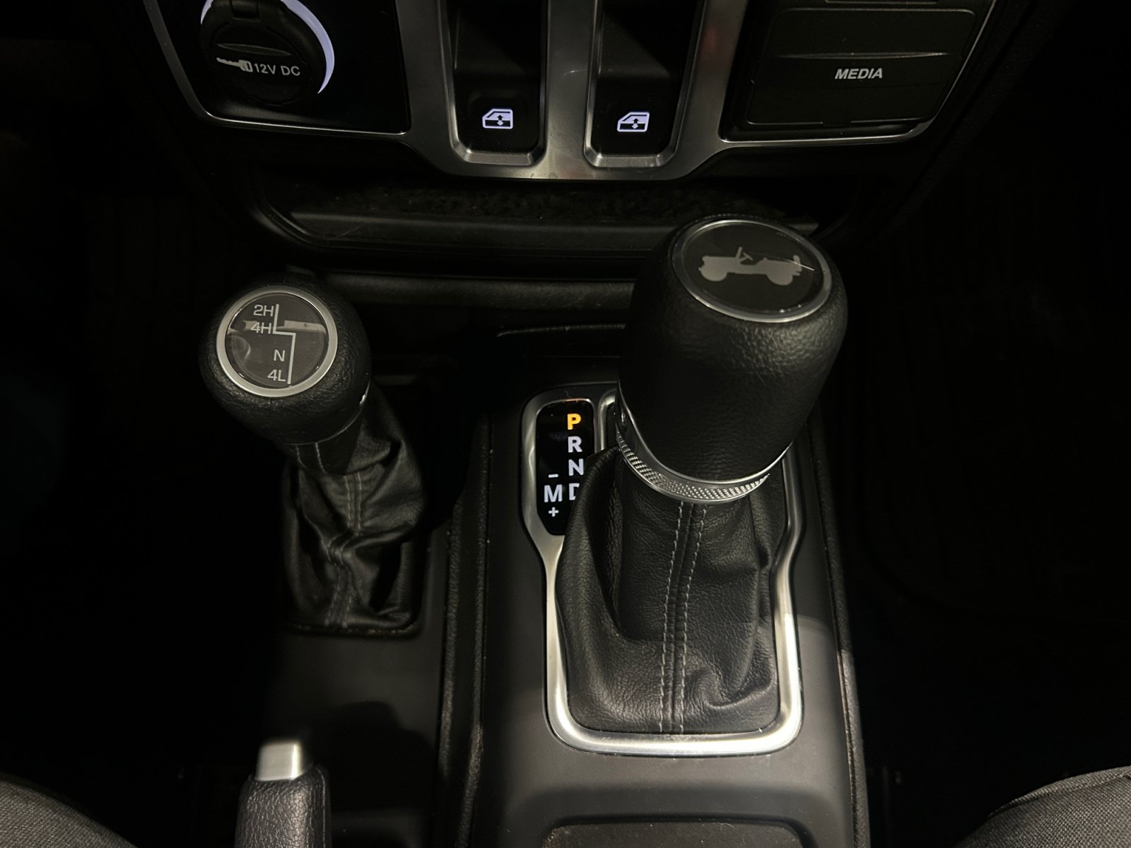 Used 2025 Jeep Wrangler Sport AWD/4WD image 18