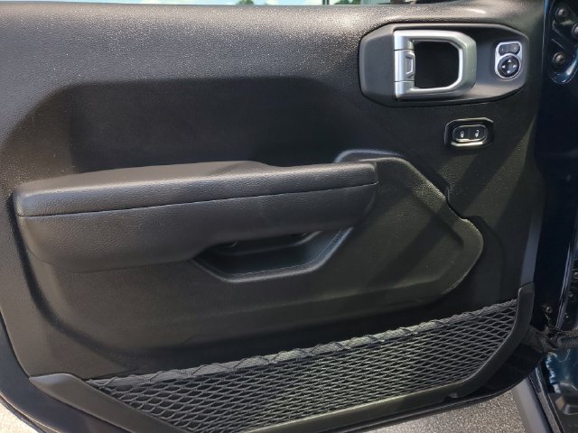 Certified 2025 Jeep Wrangler Sport AWD/4WD image 18