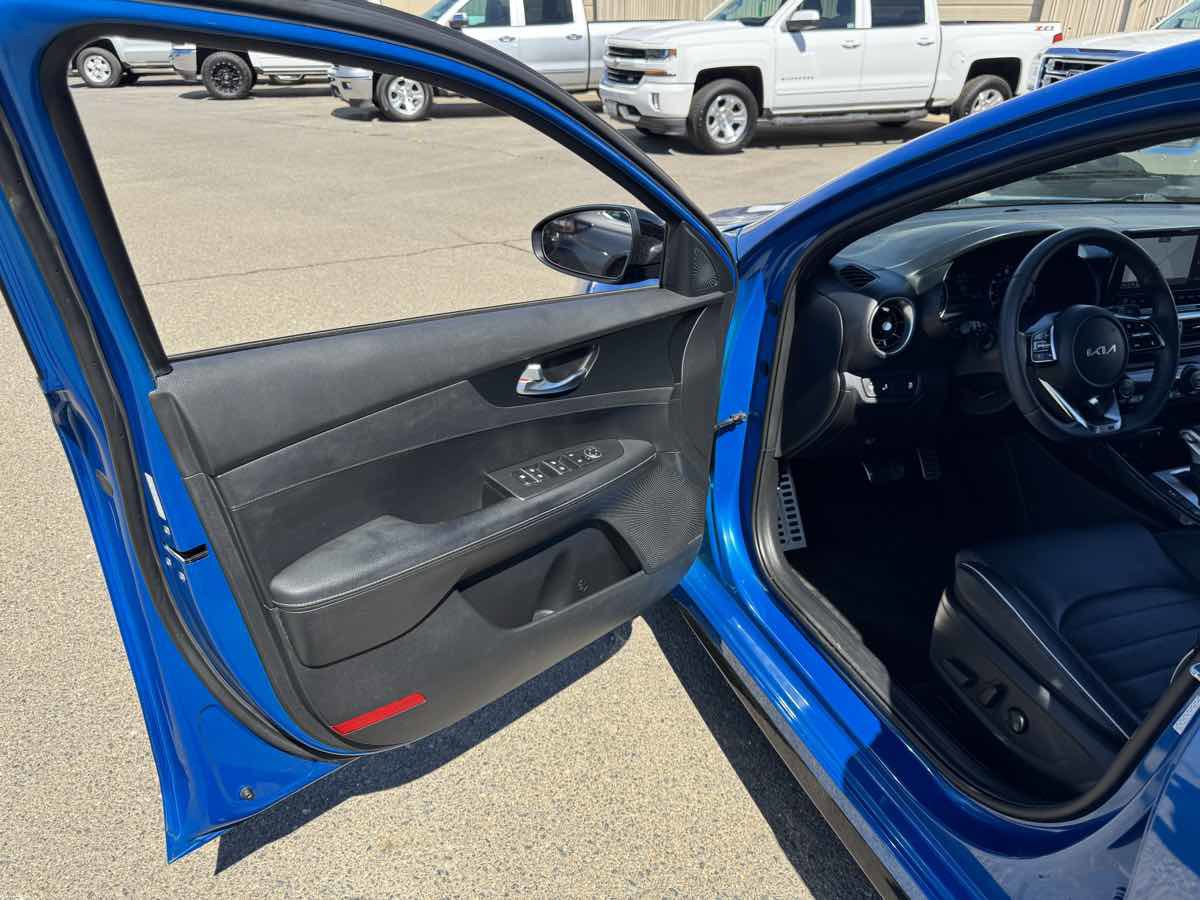 Used 2023 Kia Forte GT-Line w/ GT-Line Premium Package image 25