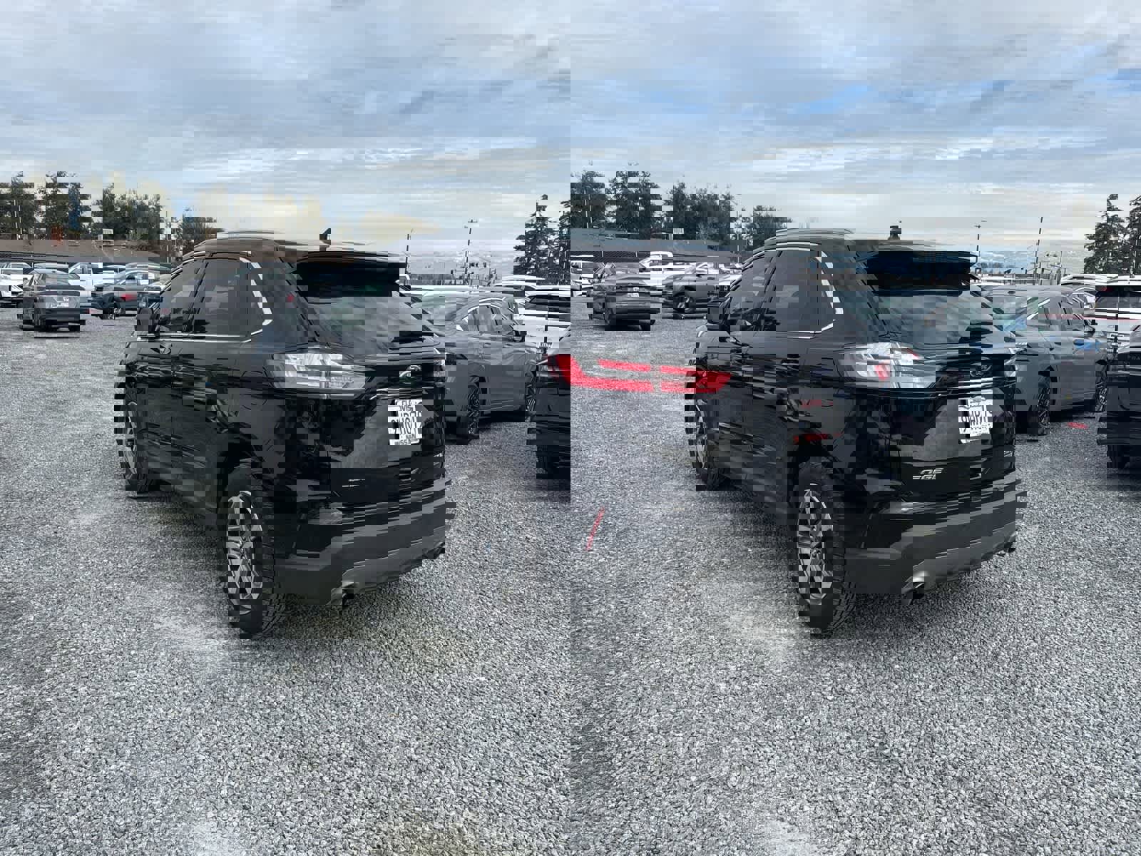 Used 2020 Ford Edge SEL w/ Convenience Package image 2