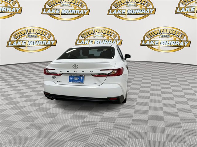 Used 2025 Toyota Camry SE image 2