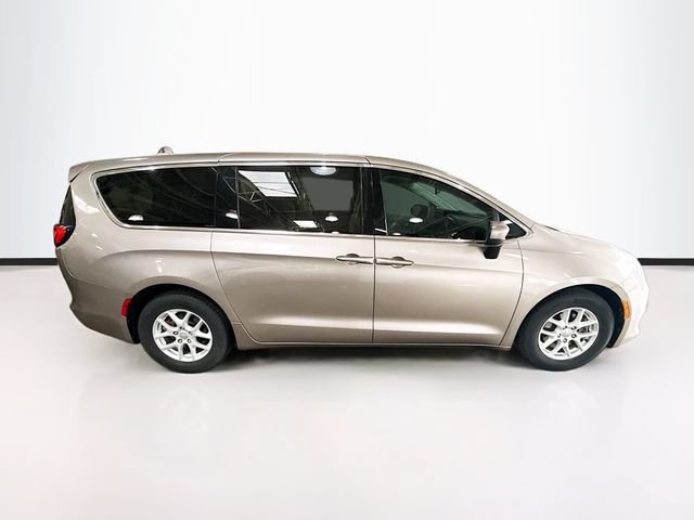 Used 2017 Chrysler Pacifica LX FWD image 5