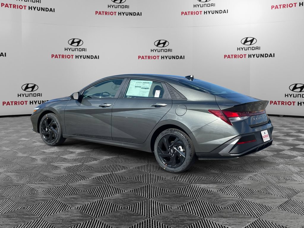 Used 2026 Hyundai Elantra Sport FWD image 5