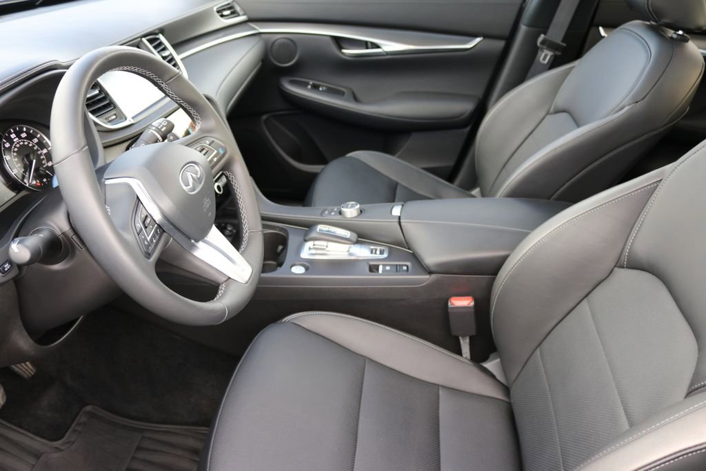 Certified 2025 INFINITI QX50 Luxe image 19