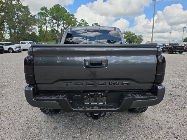 Used 2020 Toyota Tacoma TRD Sport AWD/4WD image 5