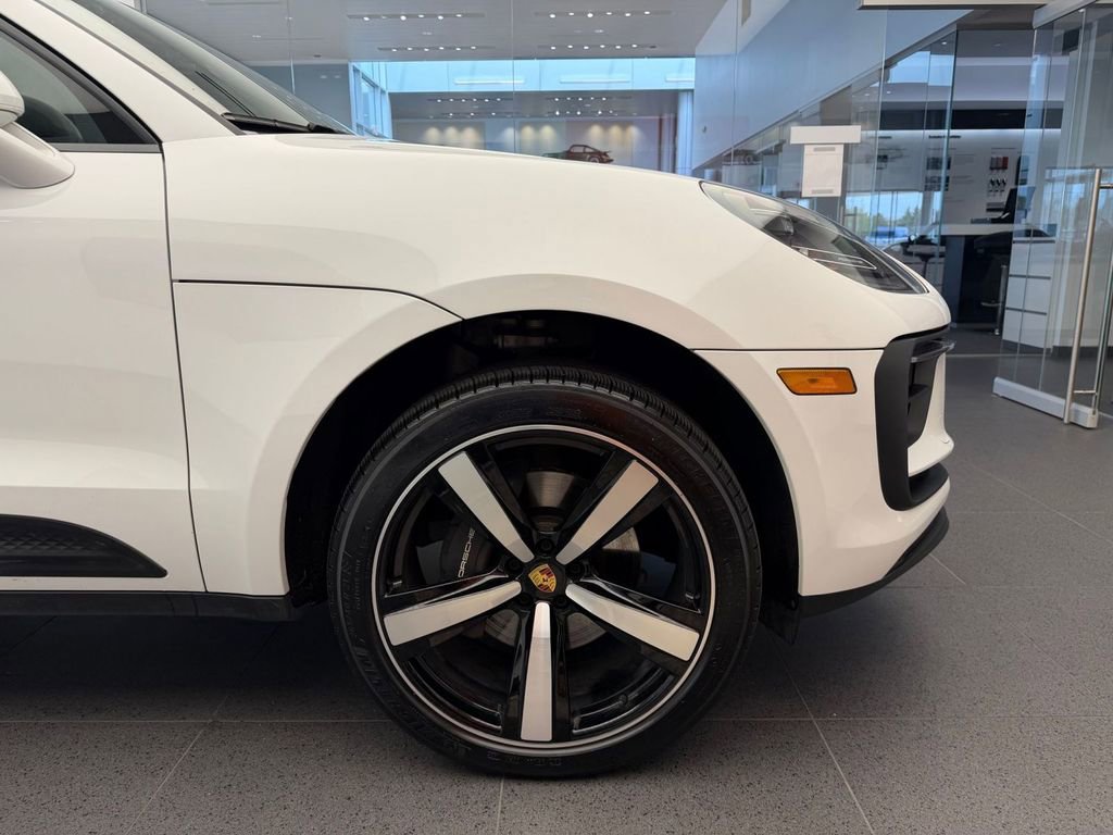 Used 2026 Porsche Macan AWD/4WD image 27
