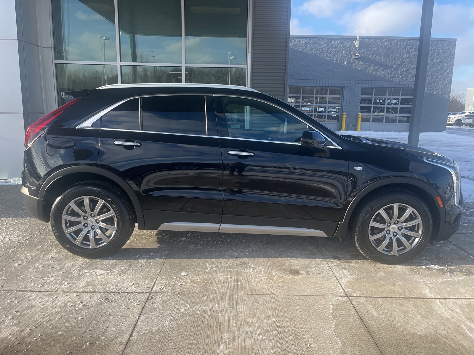 Used 2019 Cadillac XT4 Premium Luxury image 9
