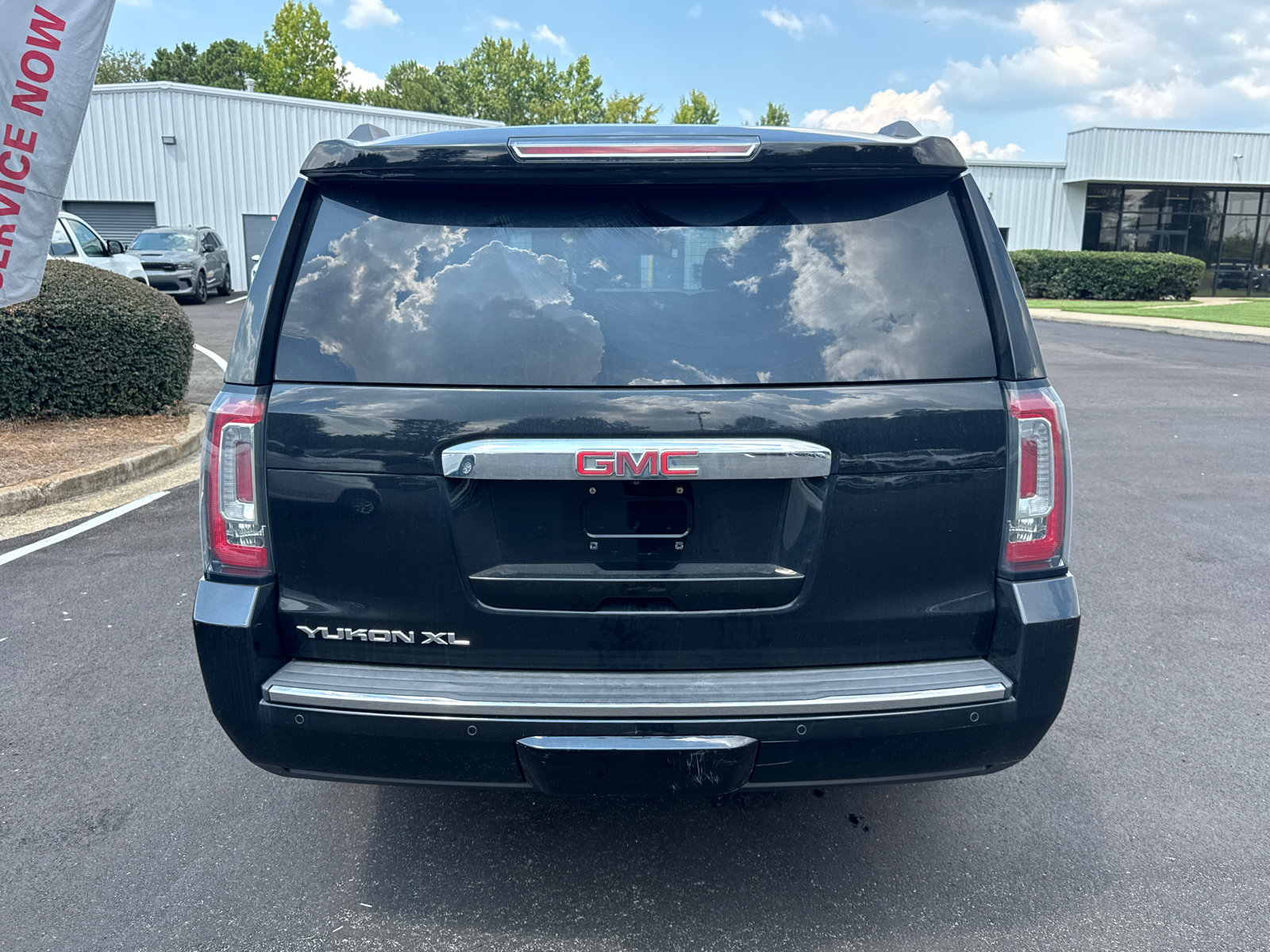 Used 2016 GMC Yukon XL Denali w/ Open Road Package AWD/4WD image 6