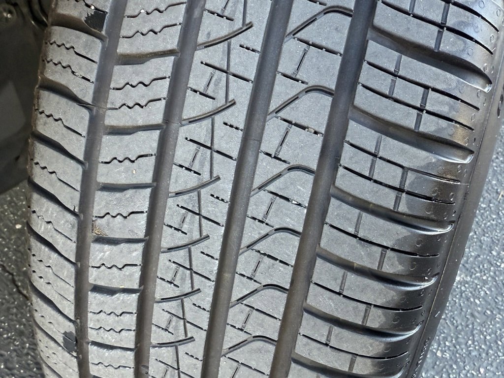 Used 2025 Land Rover Discovery Sport S image 33