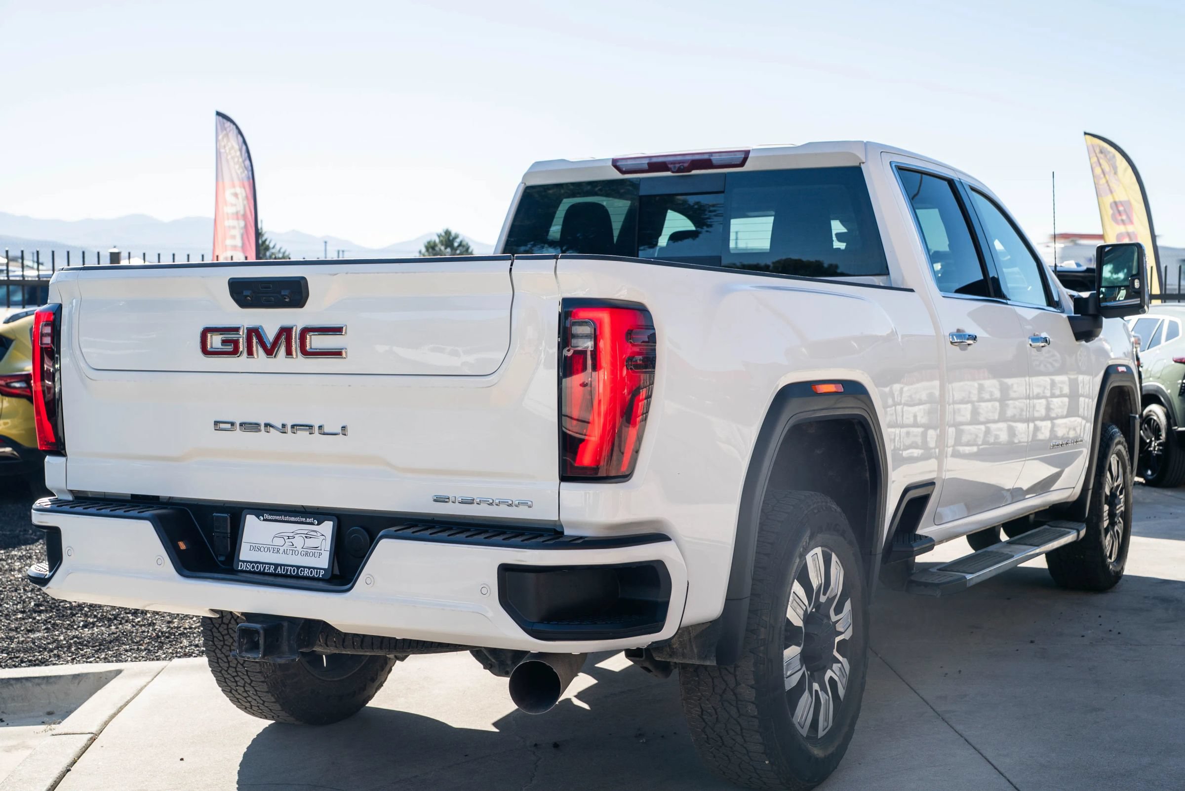 Used 2025 GMC Sierra 3500 Denali w/ Denali Reserve Package AWD/4WD image 7