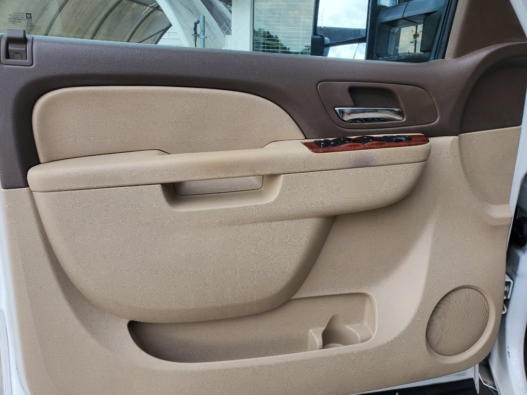 Used 2011 Chevrolet Avalanche LS RWD image 14