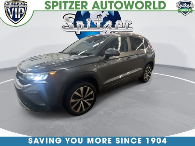 Used 2023 Volkswagen Taos SE w/ Panoramic Sunroof Package FWD image 4