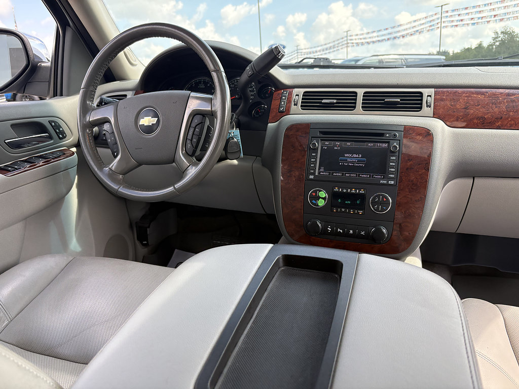 Used 2010 Chevrolet Tahoe LTZ RWD image 27