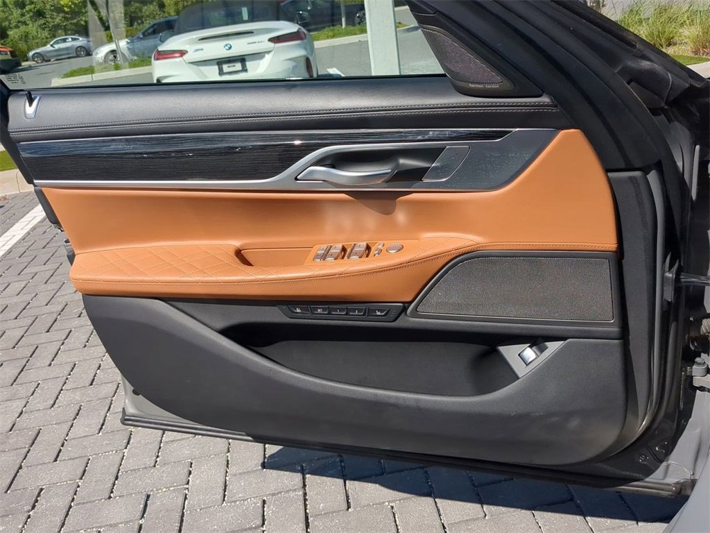 Used 2021 BMW 750i xDrive w/ Luxury Rear Seating Package image 31