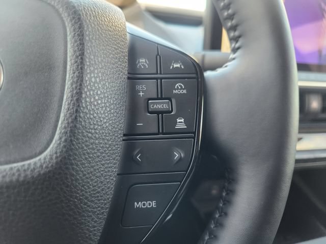 Used 2024 Toyota Prius Limited w/ Limited Premium Package FWD image 29