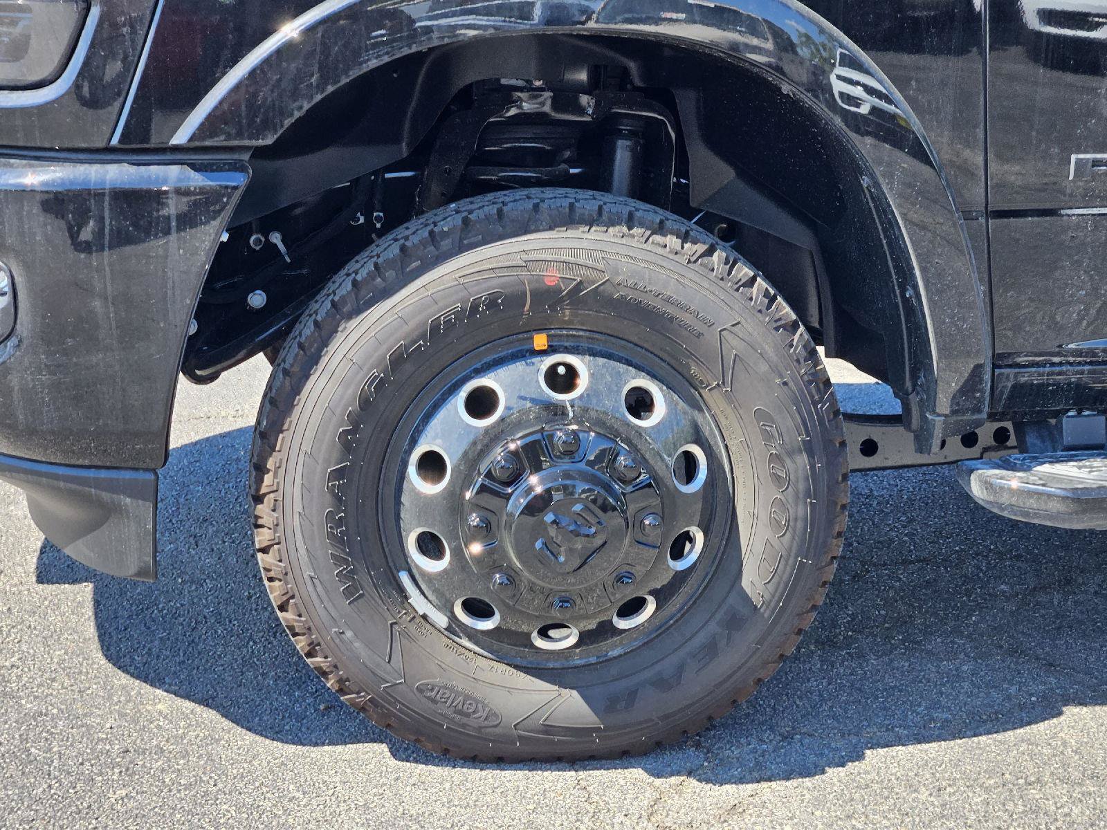 New 2027 RAM 3500 Laramie AWD/4WD image 8