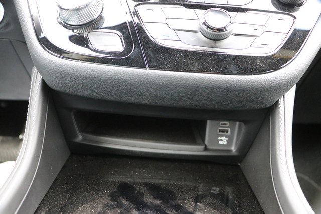 New 2023 Chrysler Pacifica Limited w/ Uconnect Theater Family Group image 21