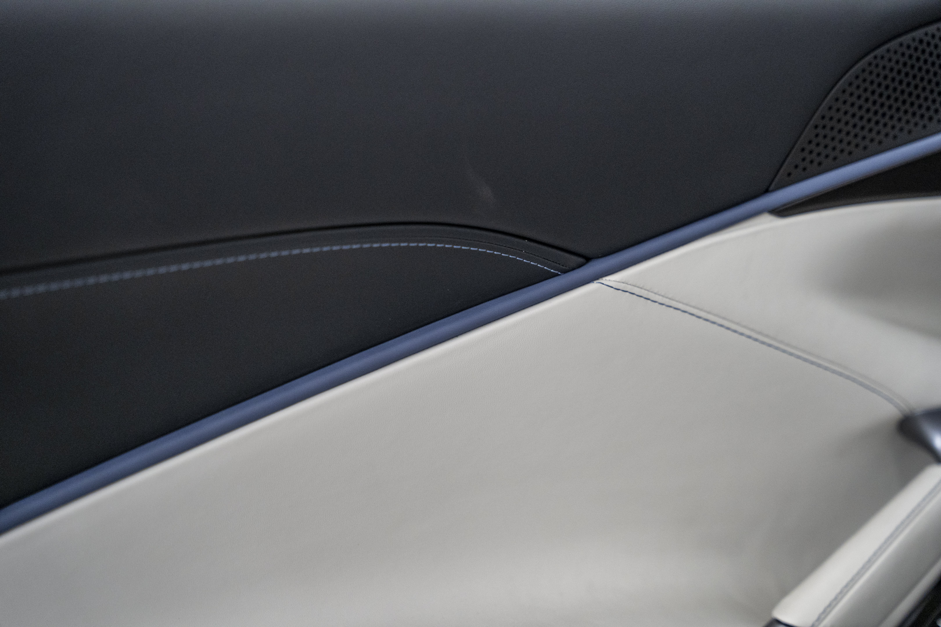 Used 2025 Ferrari Roma Spider RWD image 19