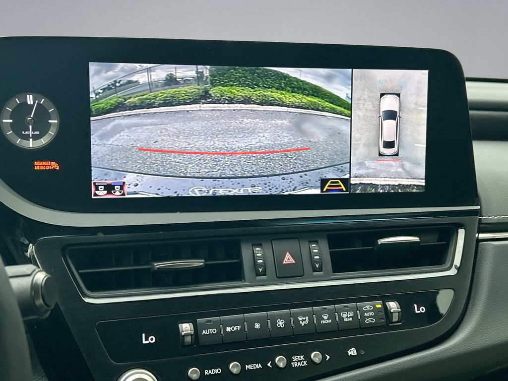 Used 2022 Lexus ES 300h Ultra Luxury w/ Accessory Package 2 FWD image 23