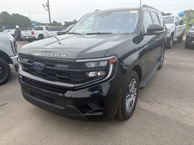 Used 2025 Ford Expedition Active AWD/4WD image 9