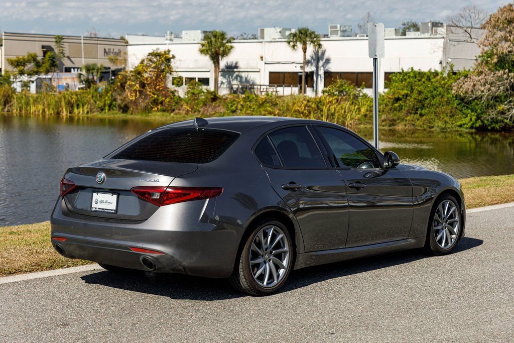 Used 2022 Alfa Romeo Giulia Sprint image 3