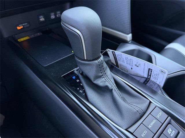 New 2026 Toyota Camry SE w/ Convenience Package FWD image 17