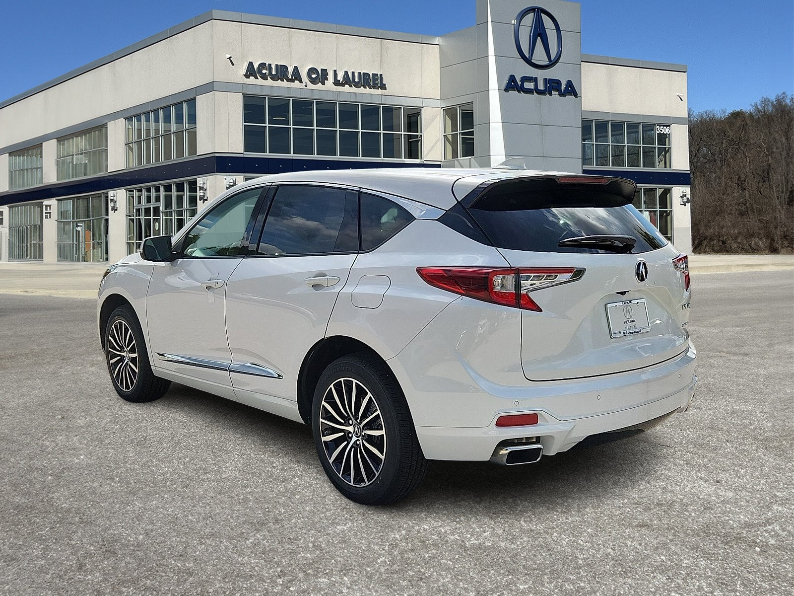 New 2026 Acura RDX w/ Advance Package AWD/4WD image 3