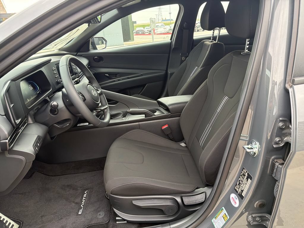 New 2026 Hyundai Elantra Sport FWD image 9