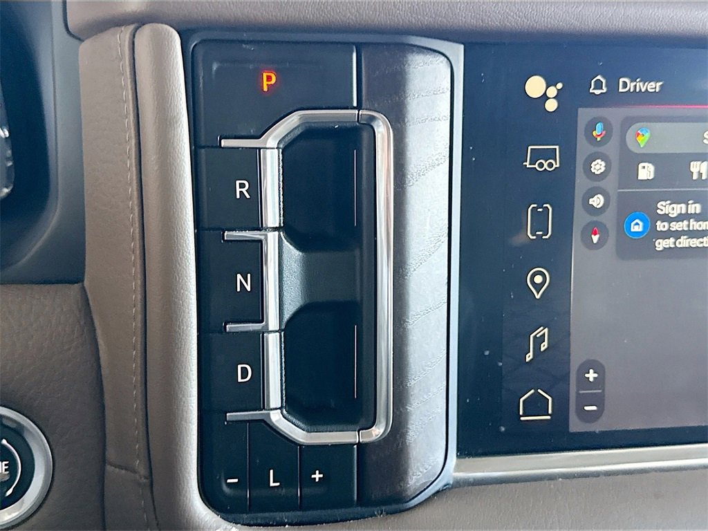 Used 2024 GMC Yukon XL Denali w/ Advanced Technology Package image 16