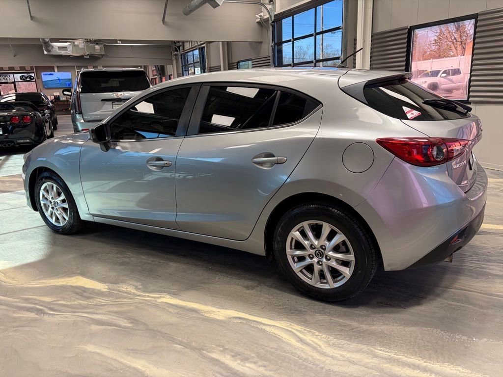 Used 2016 MAZDA MAZDA3 i Sport w/ Preferred Equipment Package image 31