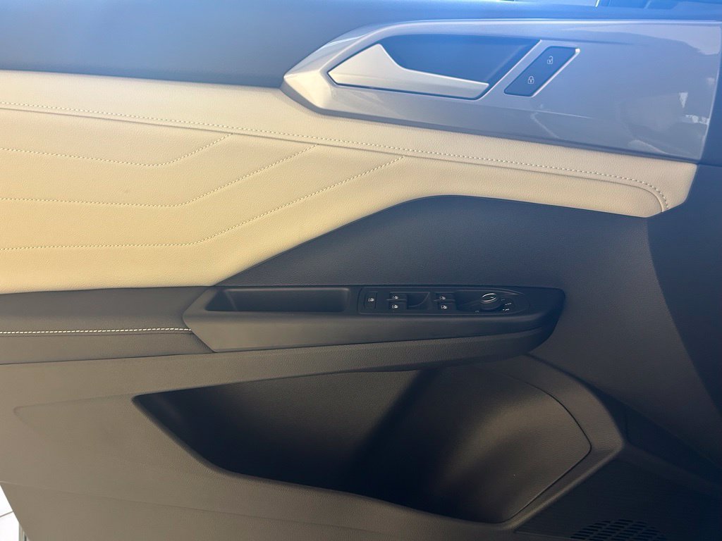 New 2026 Volkswagen Taos SEL AWD/4WD image 18