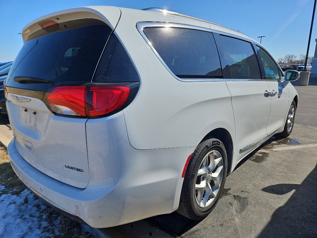 Used 2020 Chrysler Pacifica Limited image 7