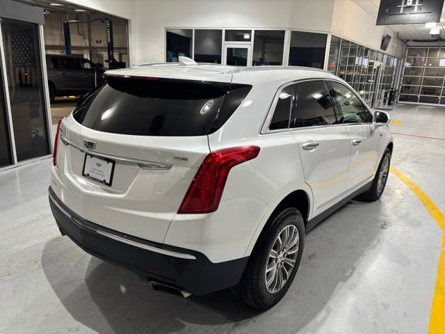 Used 2017 Cadillac XT5 Luxury w/ Driver Awareness Package AWD/4WD image 9