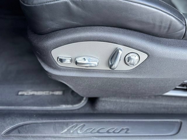 Certified 2026 Porsche Macan AWD/4WD image 16