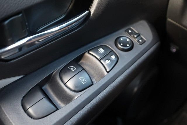 Certified 2023 Nissan Kicks SR w/ SR Premium Package FWD image 17
