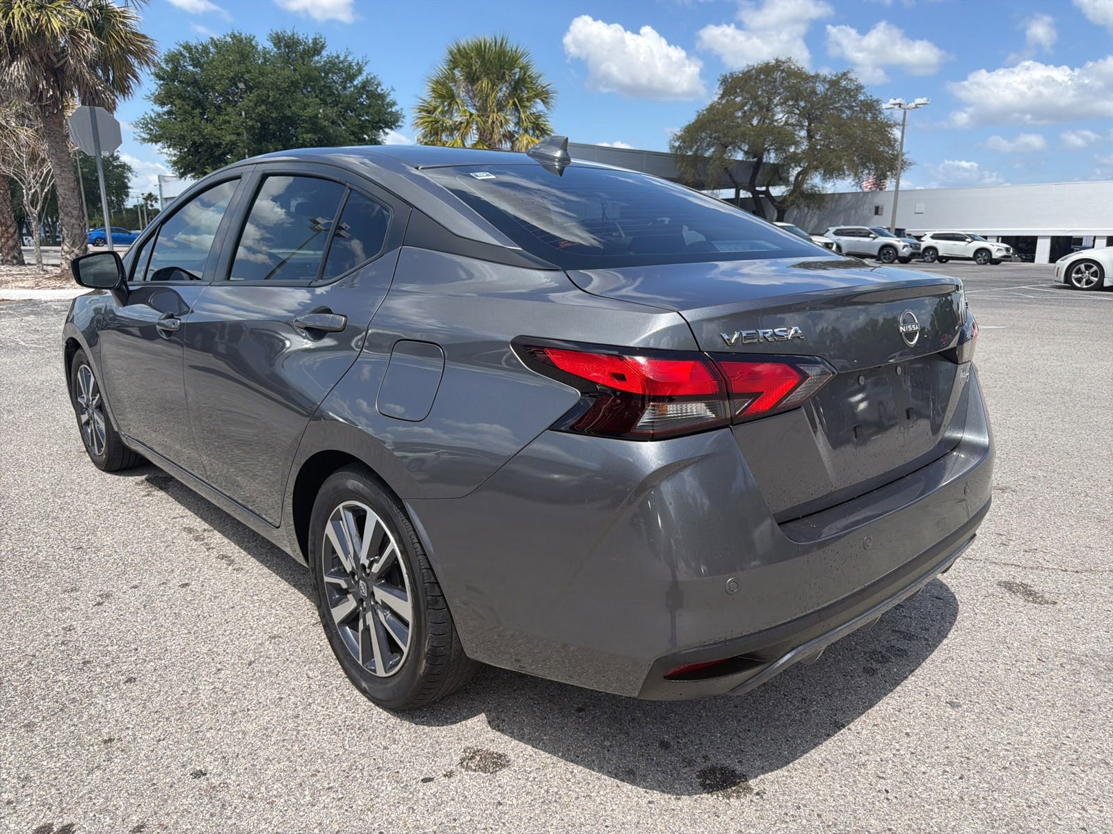Used 2024 Nissan Versa SV w/ Lighting Package image 5