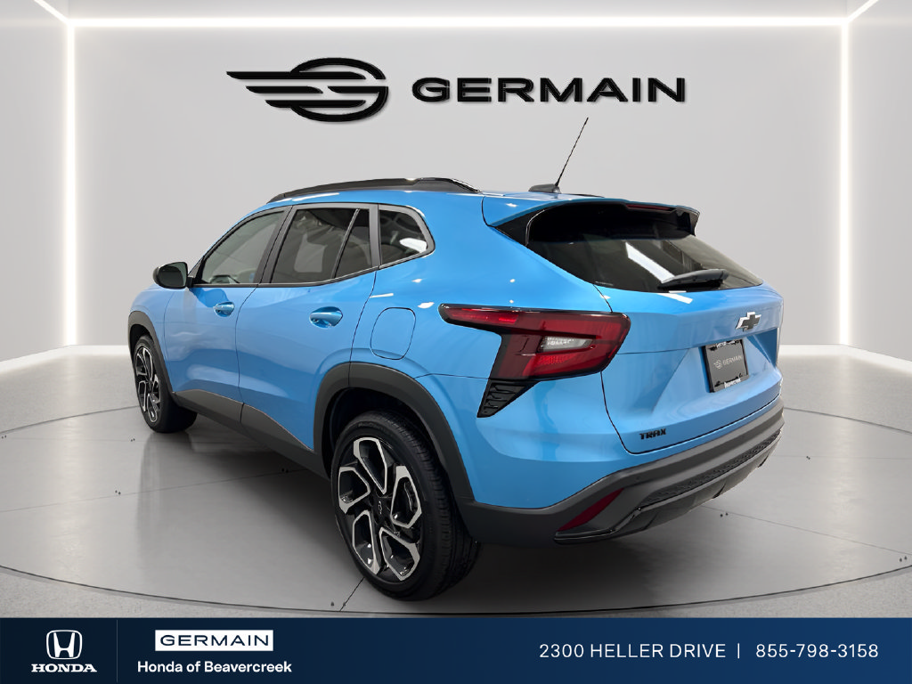 Used 2025 Chevrolet Trax RS w/ Sunroof Package FWD image 6