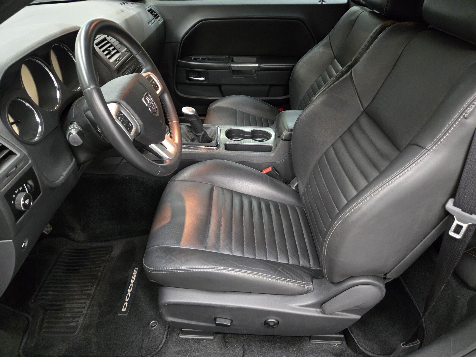 Used 2013 Dodge Challenger R/T RWD image 7