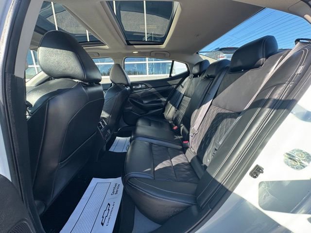 Used 2023 Nissan Maxima Platinum w/ Sport Mat Group FWD image 18