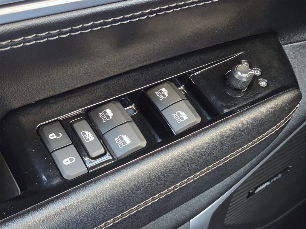 Used 2023 Jeep Wagoneer L Series II image 28