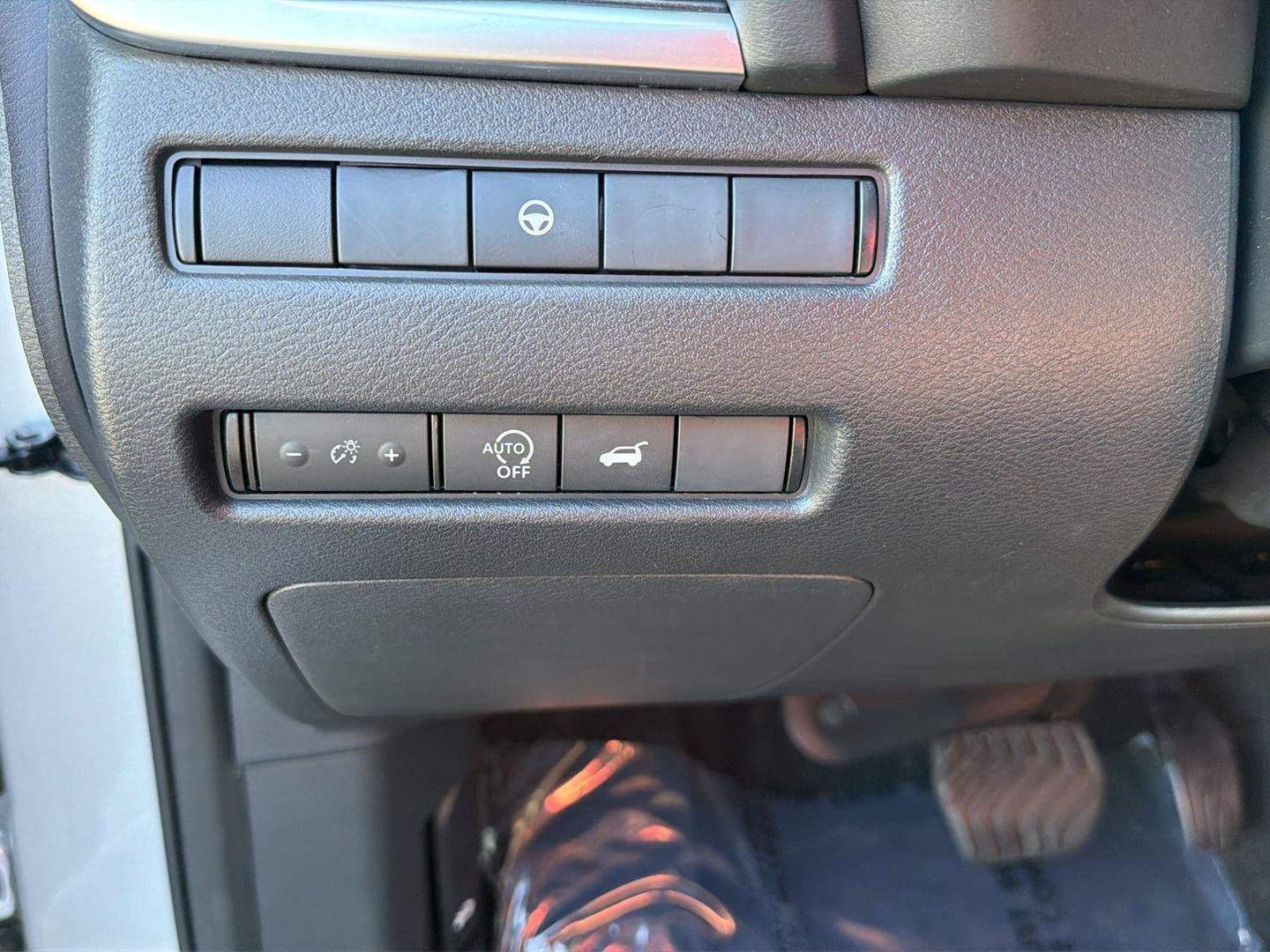 Used 2024 Nissan Rogue SV FWD image 19