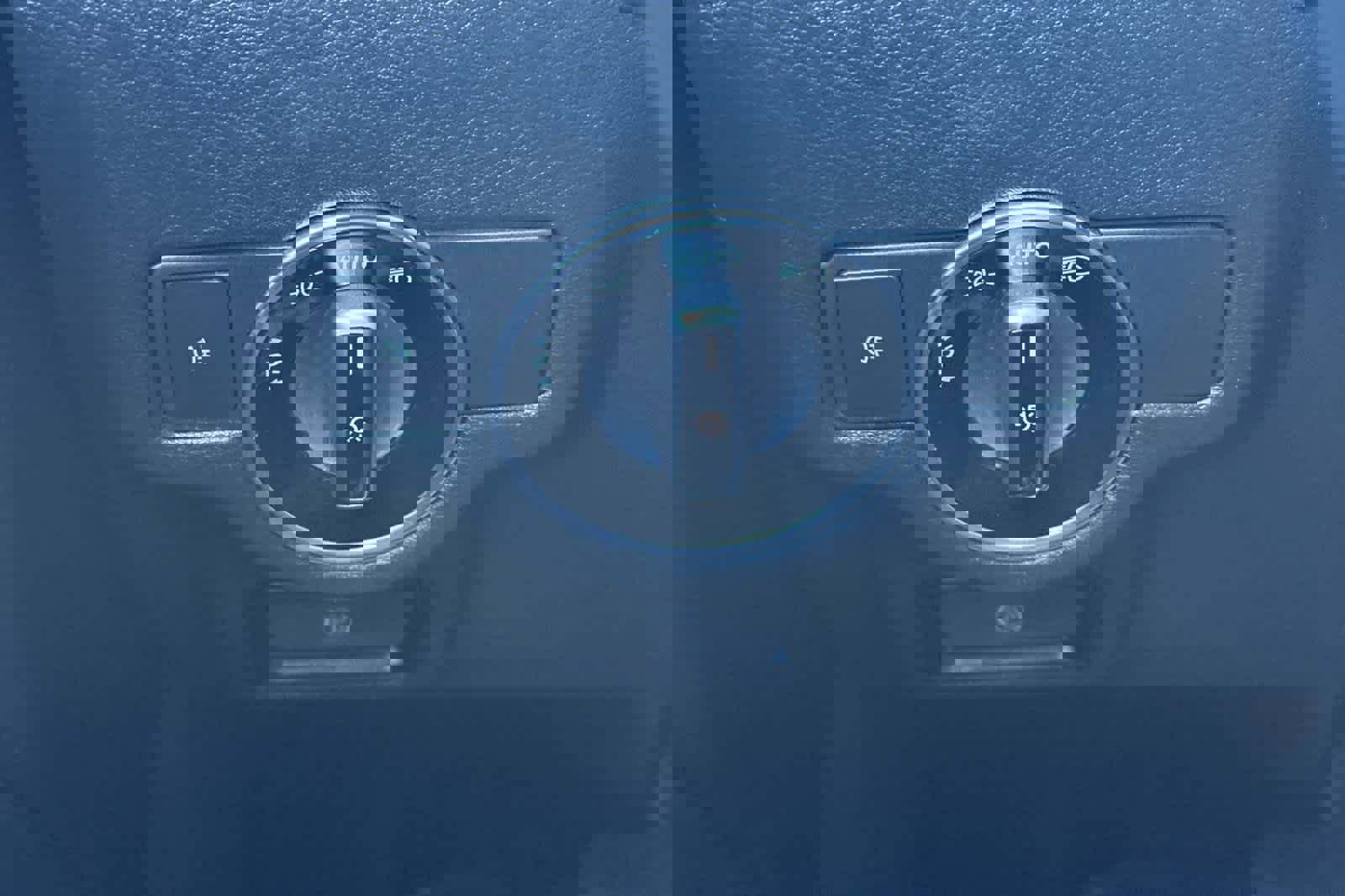 Used 2018 INFINITI QX30 Luxury image 30