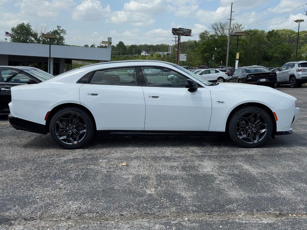 New 2026 Dodge Charger R/T w/ Blacktop Package AWD/4WD image 2