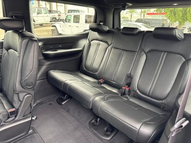 New 2026 Jeep Grand Wagoneer Limited AWD/4WD image 23